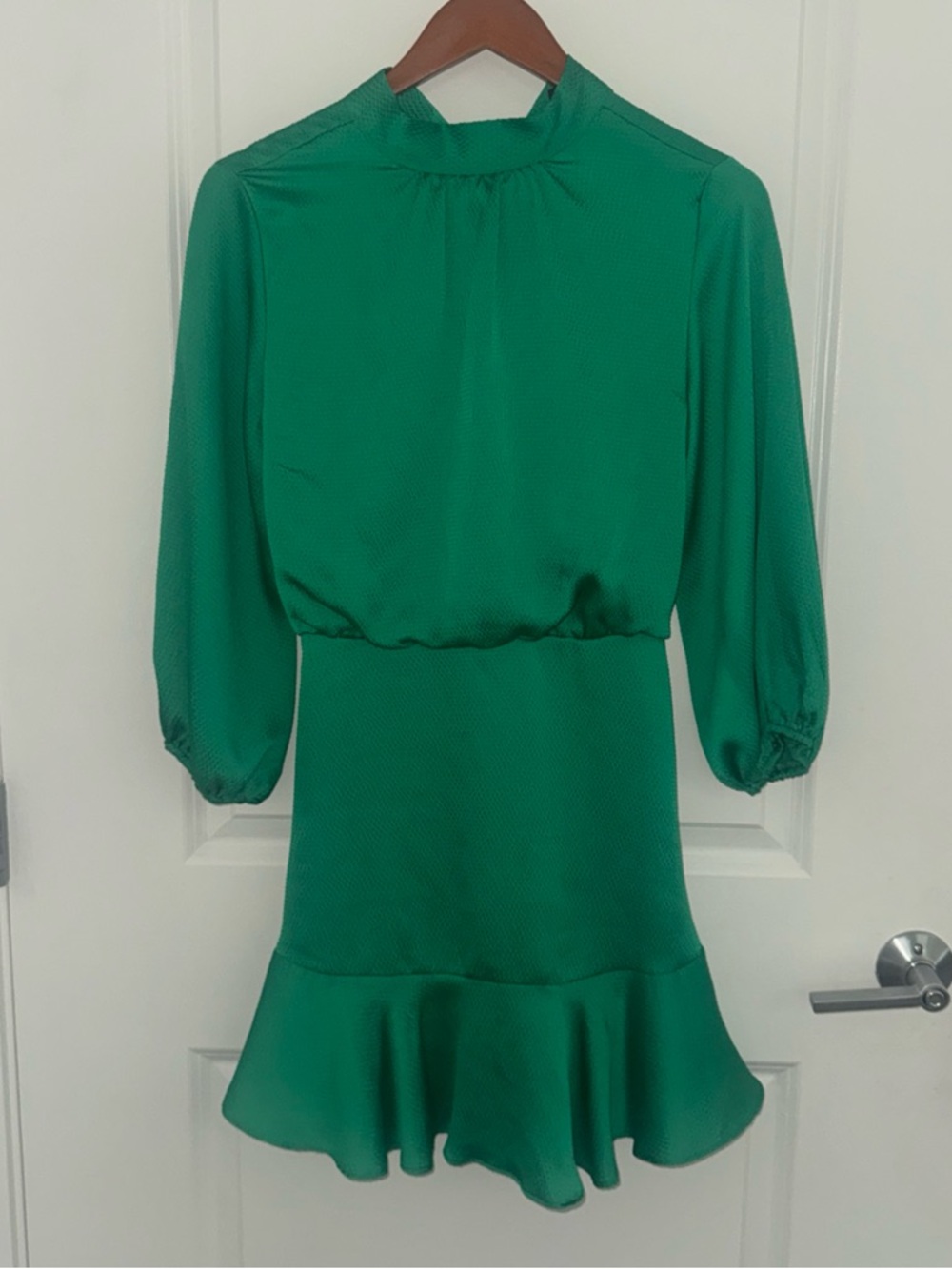 Vici High Neck Green Long-Sleeve Ruffle Hem Dress Size Small Wedding Guest